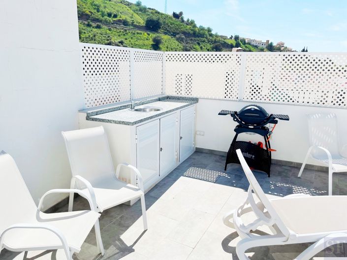 Image No.17-2 Bed Townhouse for sale