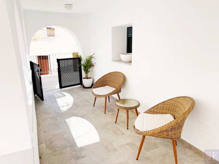 Image No.2-2 Bed Townhouse for sale