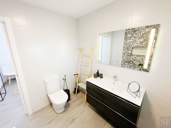 Image No.7-2 Bed Townhouse for sale