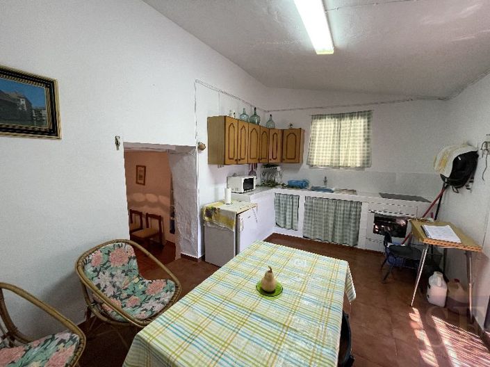 Image No.2-4 Bed Villa for sale