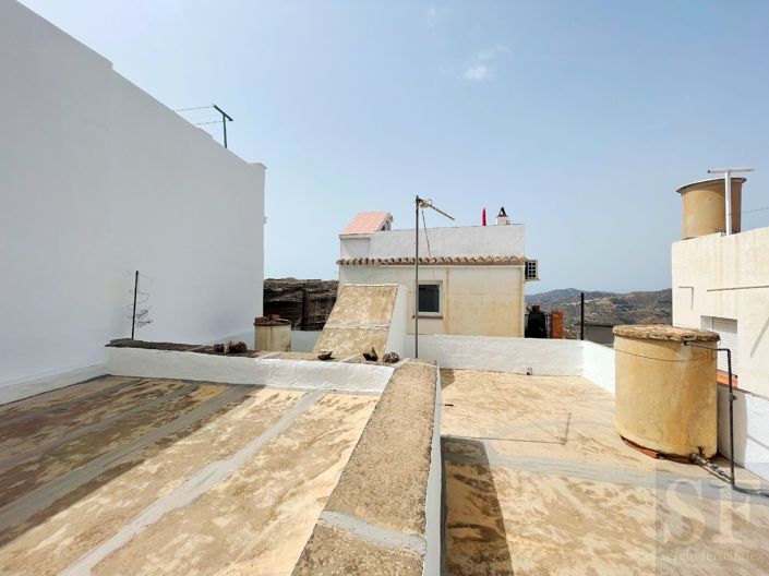 Image No.13-2 Bed Townhouse for sale