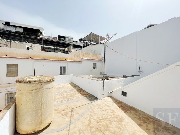 Image No.14-2 Bed Townhouse for sale