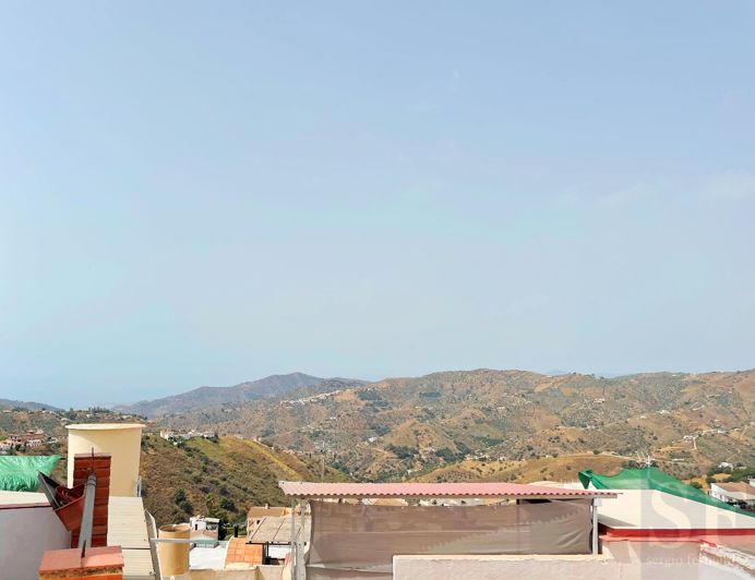 Image No.15-2 Bed Townhouse for sale