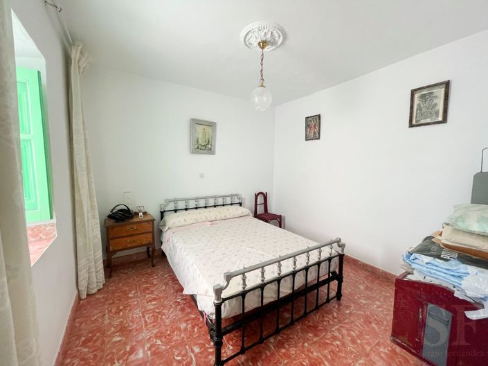 Image No.6-2 Bed Townhouse for sale