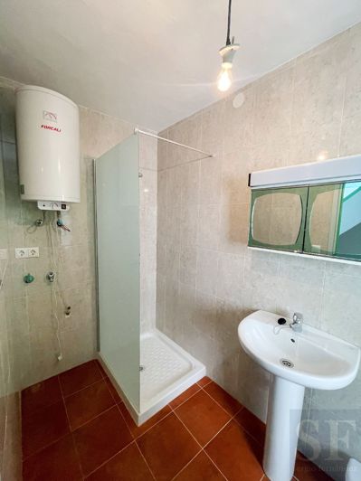 Image No.8-2 Bed Townhouse for sale