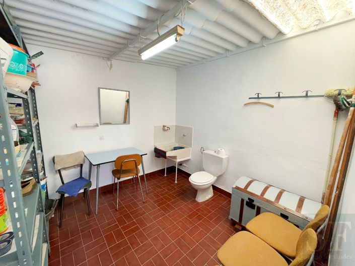 Image No.13-4 Bed Townhouse for sale