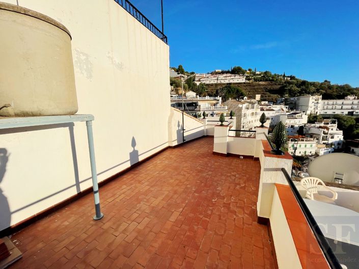 Image No.15-4 Bed Townhouse for sale