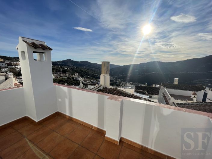 Image No.18-2 Bed Townhouse for sale