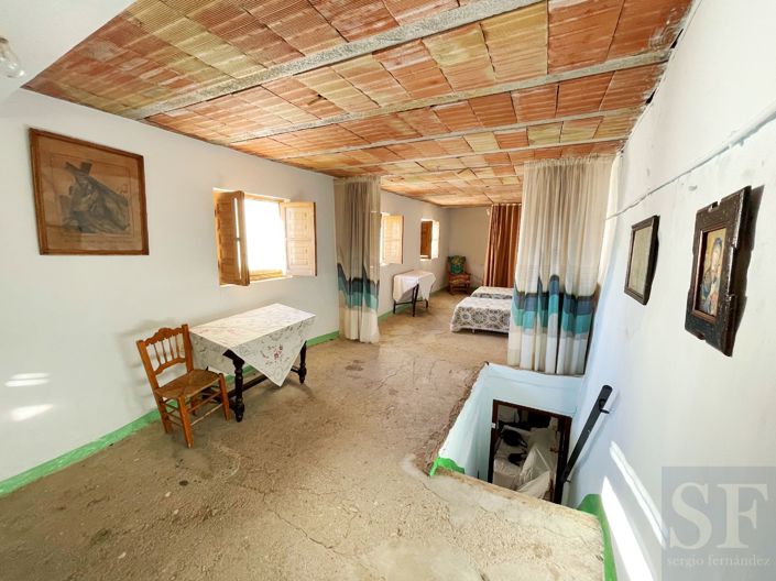 Image No.10-3 Bed Townhouse for sale