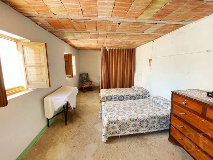 Image No.12-3 Bed Townhouse for sale