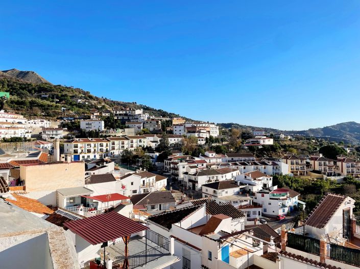 Image No.18-3 Bed Townhouse for sale