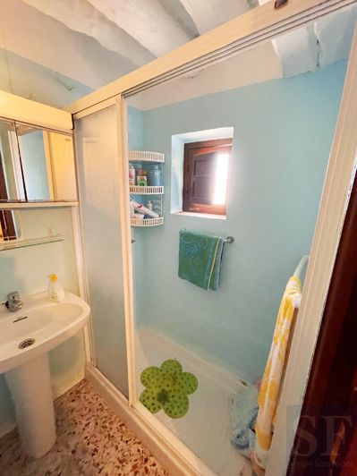 Image No.8-3 Bed Townhouse for sale