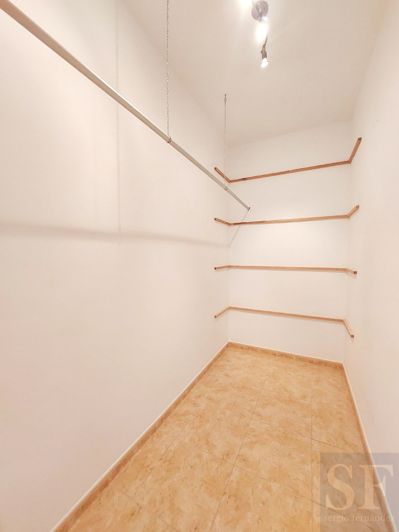 Image No.12-4 Bed Townhouse for sale