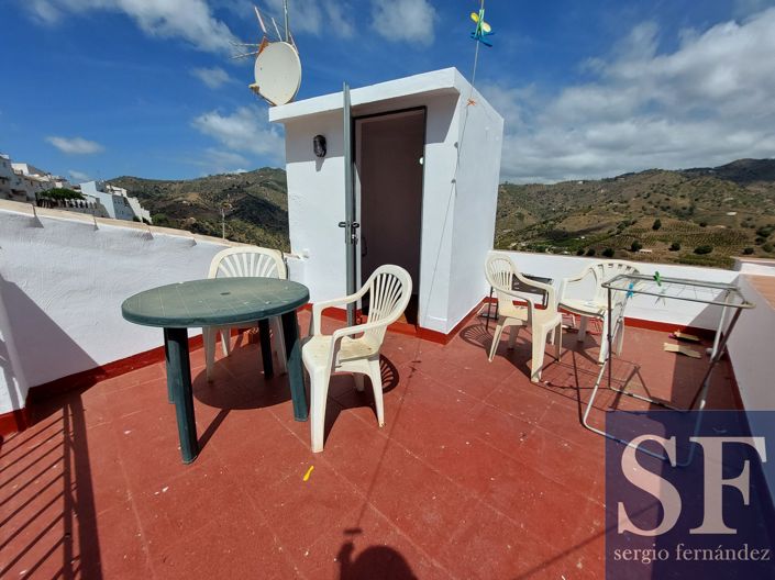 Image No.14-4 Bed Townhouse for sale