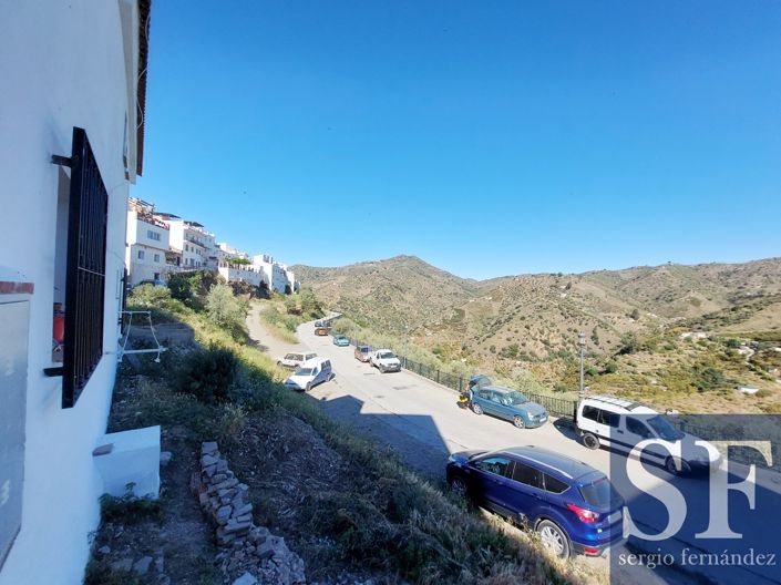 Image No.17-4 Bed Townhouse for sale