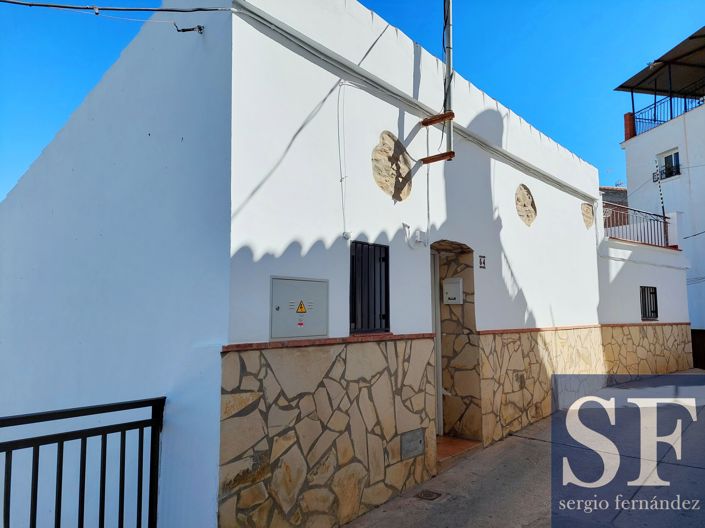 Image No.2-4 Bed Townhouse for sale