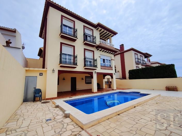 Image No.1-4 Bed Villa for sale