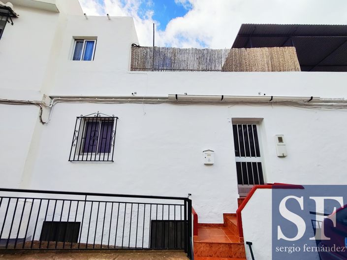 Image No.1-3 Bed Townhouse for sale