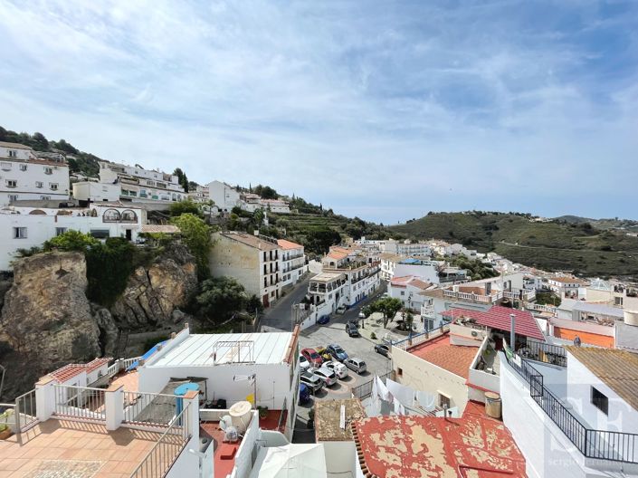 Image No.19-2 Bed Townhouse for sale