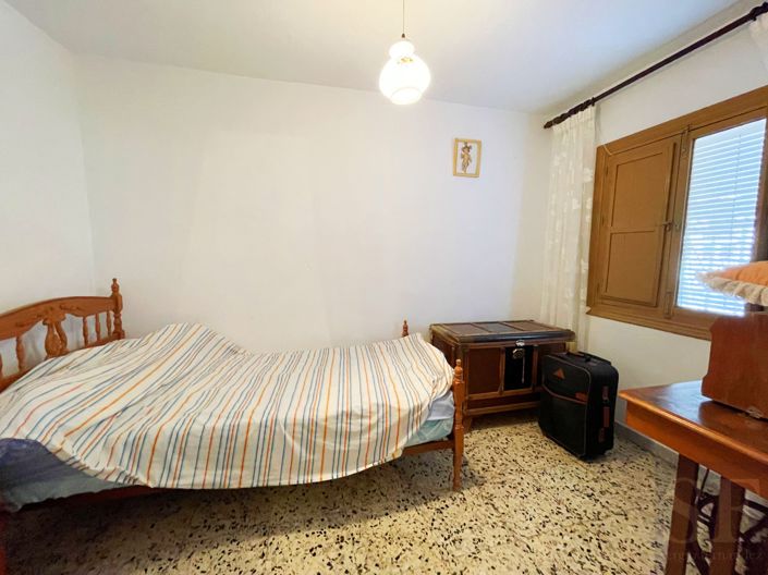 Image No.12-3 Bed Townhouse for sale