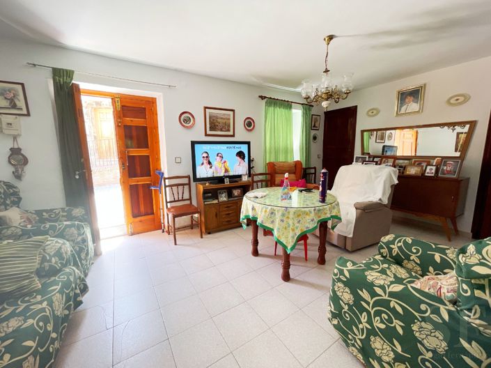 Image No.16-4 Bed Townhouse for sale