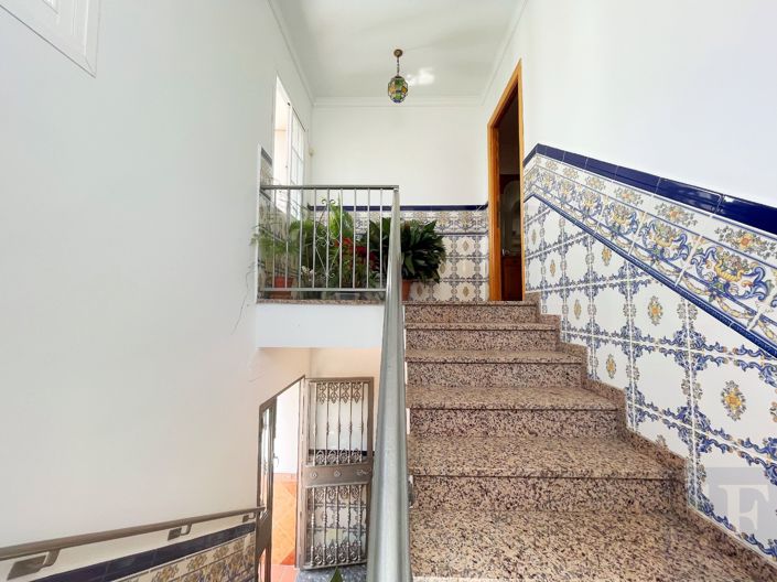 Image No.14-3 Bed Townhouse for sale