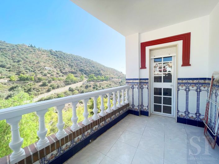 Image No.18-3 Bed Townhouse for sale