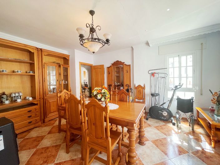 Image No.4-3 Bed Townhouse for sale