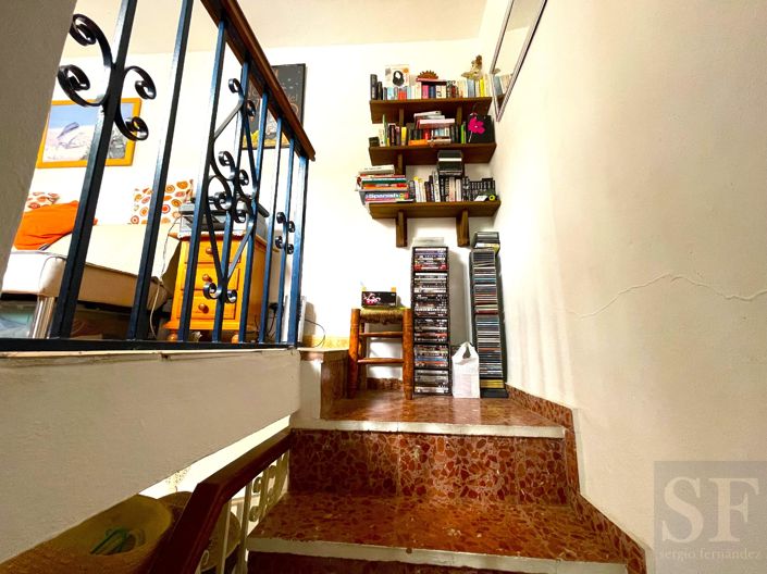 Image No.12-2 Bed Townhouse for sale