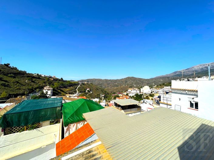 Image No.20-2 Bed Townhouse for sale