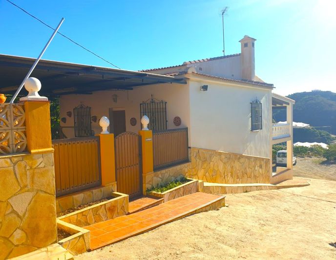 Image No.1-4 Bed Villa for sale