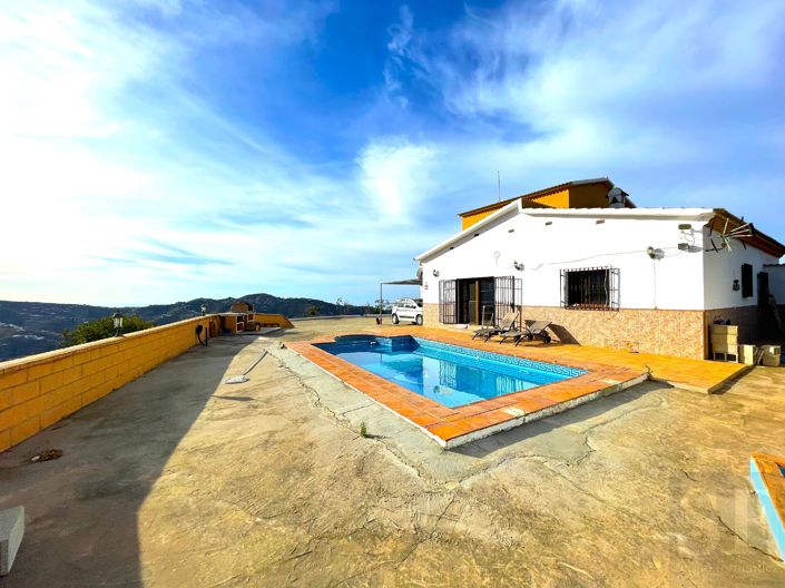 Image No.1-3 Bed Villa for sale