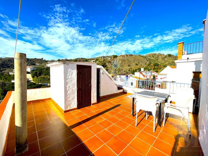 Image No.15-4 Bed Townhouse for sale