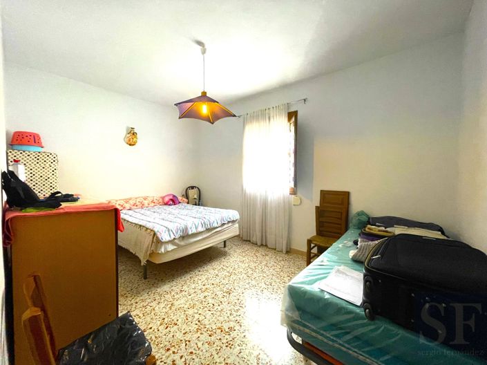 Image No.13-5 Bed Townhouse for sale