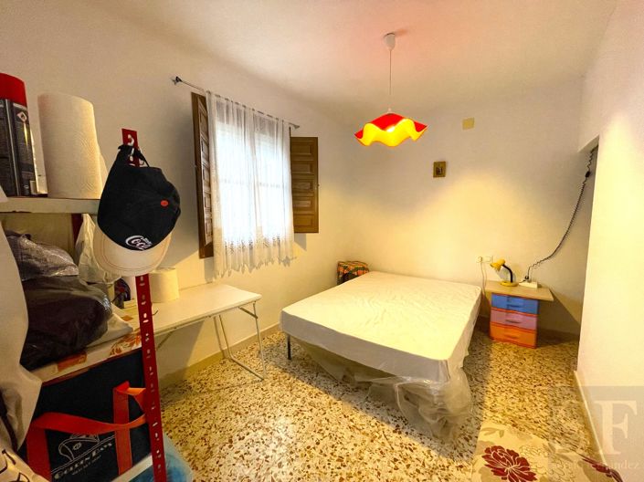 Image No.7-5 Bed Townhouse for sale