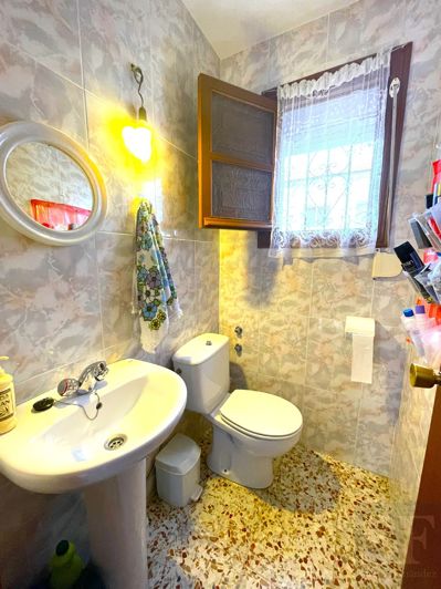 Image No.8-5 Bed Townhouse for sale