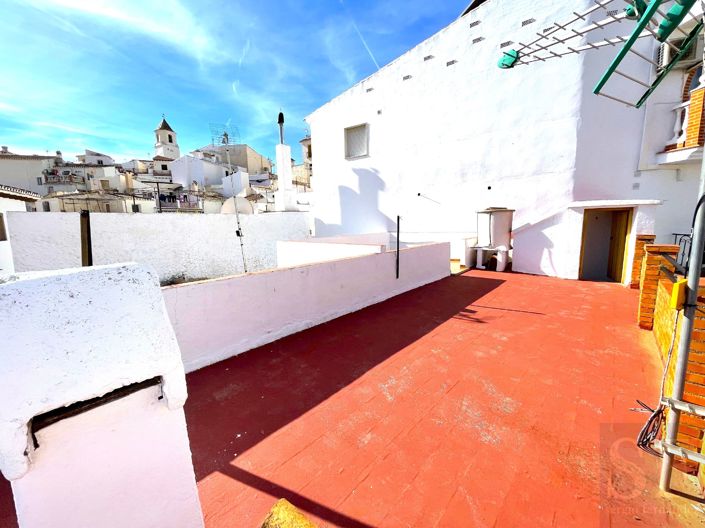 Image No.18-4 Bed Townhouse for sale