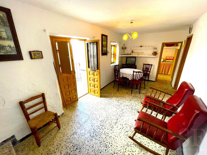 Image No.2-4 Bed Townhouse for sale