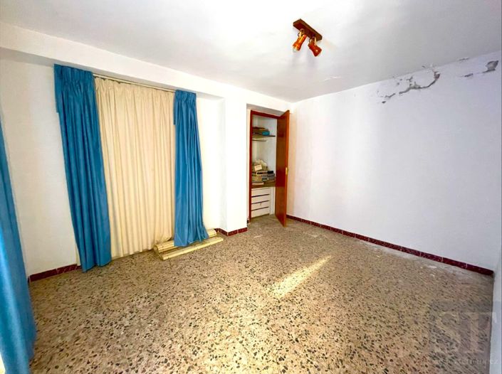 Image No.10-5 Bed Townhouse for sale