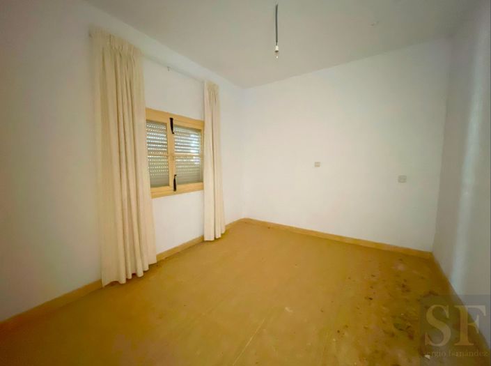 Image No.11-5 Bed Townhouse for sale