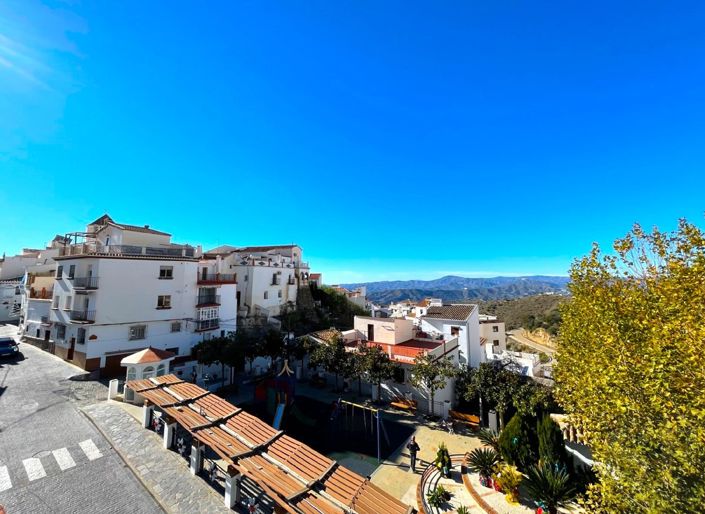 Image No.17-5 Bed Townhouse for sale