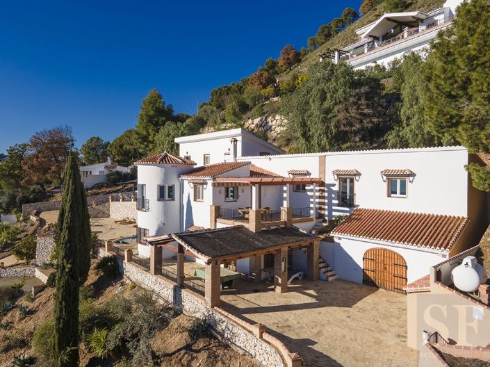 Image No.2-5 Bed Villa for sale