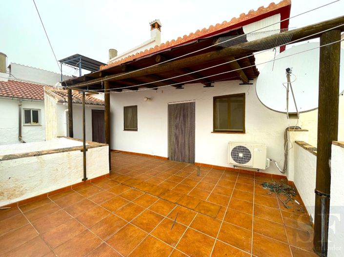 Image No.13-3 Bed Townhouse for sale