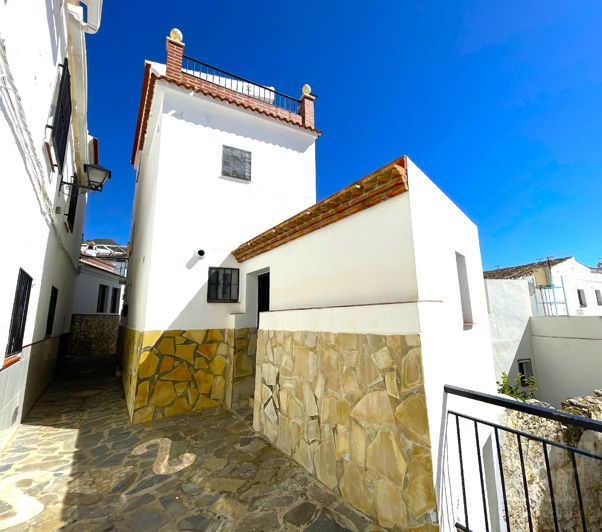 Image No.1-2 Bed Townhouse for sale