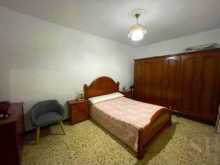 Image No.5-3 Bed Townhouse for sale