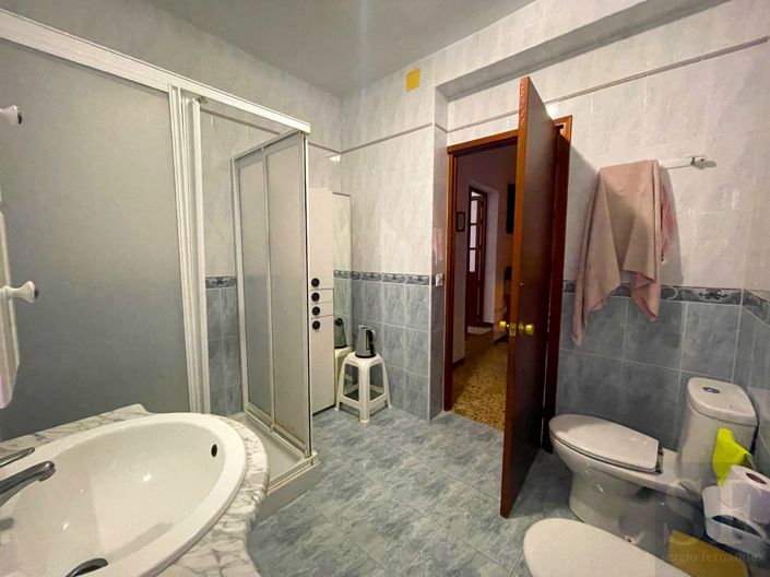 Image No.6-3 Bed Townhouse for sale