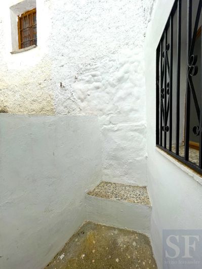 Image No.6-2 Bed Townhouse for sale