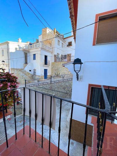 Image No.6-Maison de ville de 3 chambres à vendre à Sayalonga