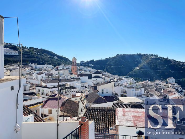 Image No.12-3 Bed Townhouse for sale