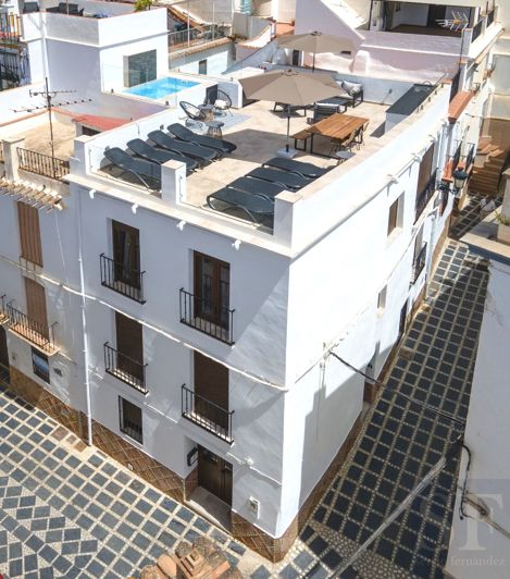 Image No.1-4 Bed Townhouse for sale